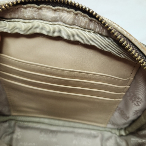 Michael Kors classic mini crossbody purse - Picture 9 of 15